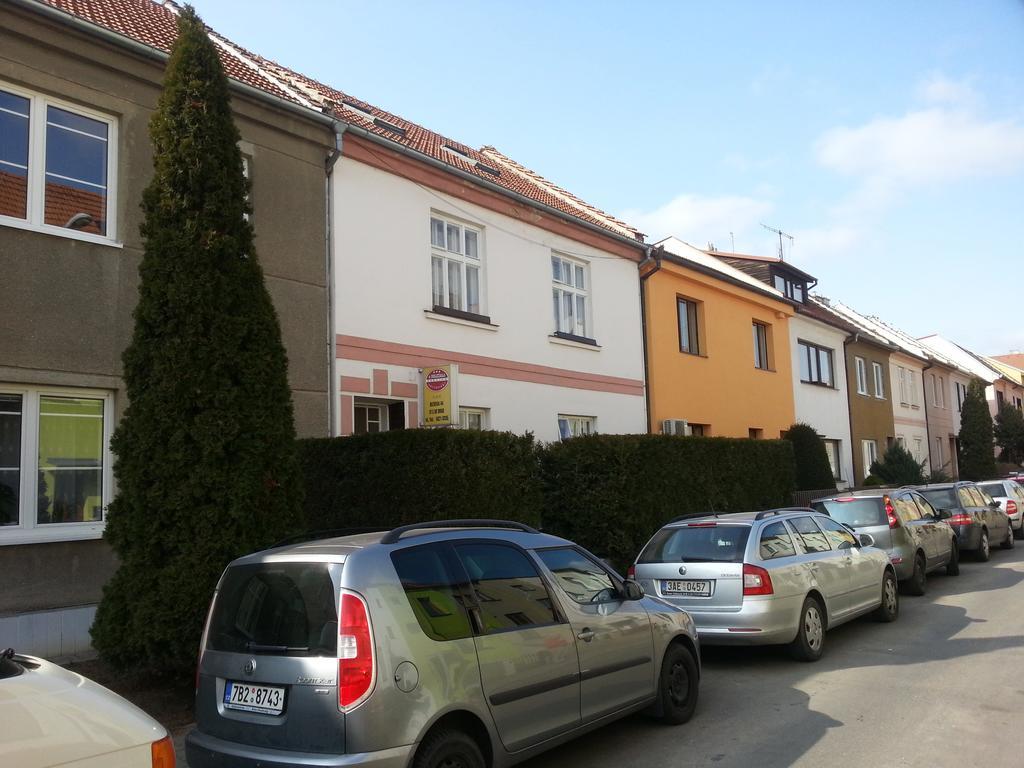 Pension U Dolezalu Брно Экстерьер фото