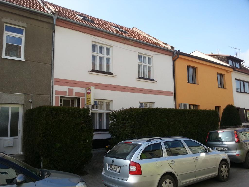 Pension U Dolezalu Брно Экстерьер фото